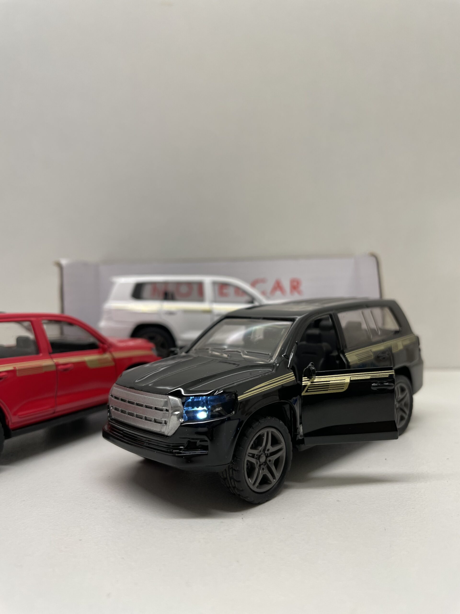 Toyota Land Cruiser V8 Front Doors Open and Lights and Music Simulation Luxury SUV Model Car - Pull Back Alloy Metal Diecasts Off-road Vehicle. THE FEATHER - Image 4