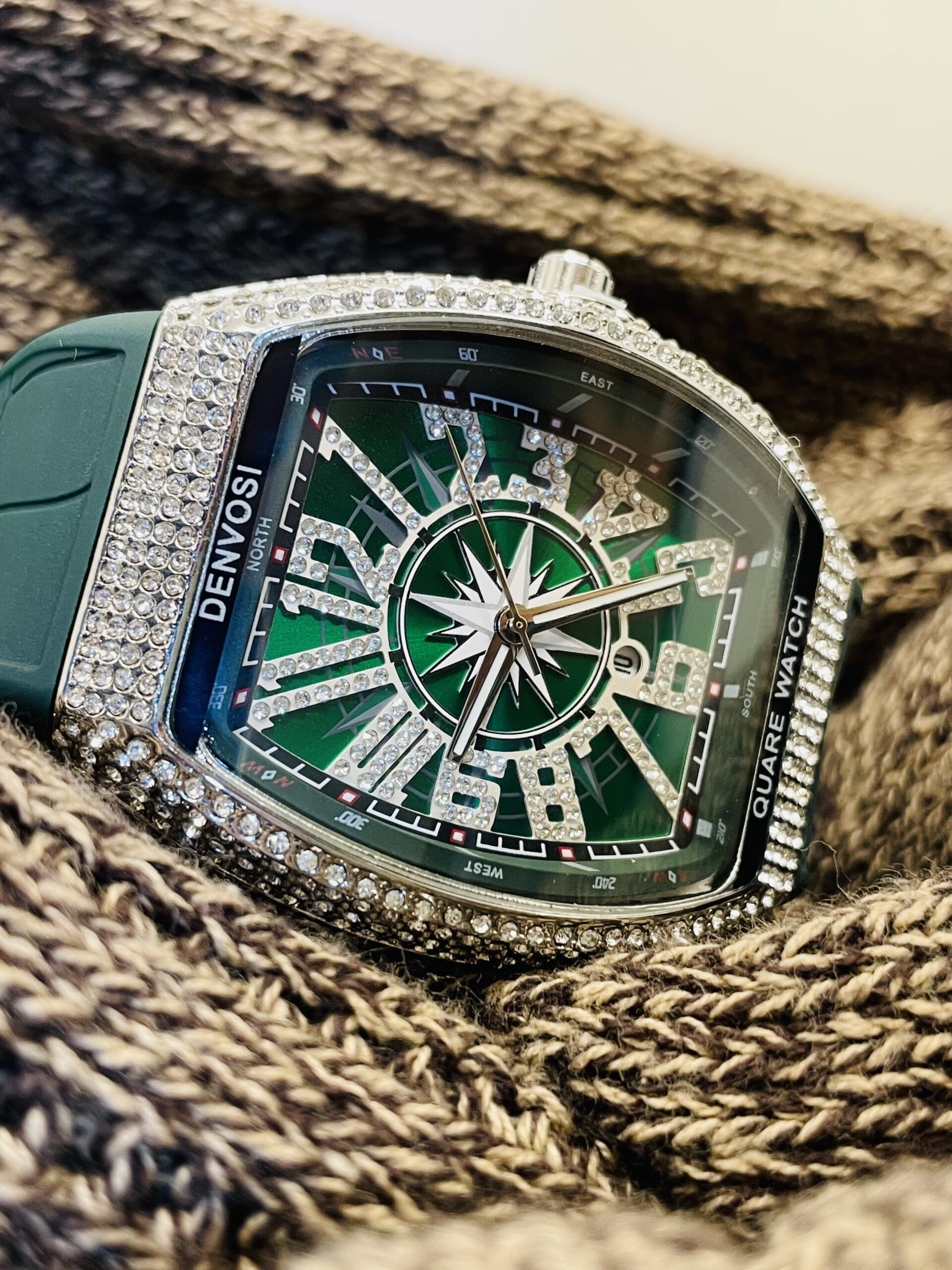 FM GREEN WATCH BY THE FEATHER - Image 3